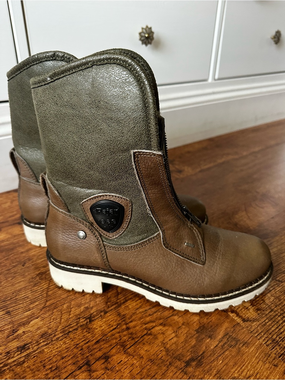 Pajar Brown and Olive Zip-Up Winter Boots